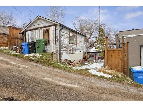 3835 Parkhill Street Sw, Calgary, AB - Outdoor With Exterior