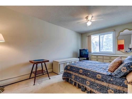 304-315 Heritage Drive Se, Calgary, AB - Indoor Photo Showing Bedroom