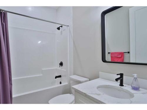 114 Rock Lake Heights Nw, Calgary, AB - Indoor Photo Showing Bathroom