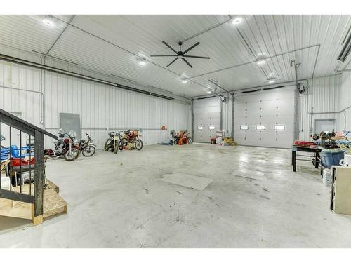235053 Range Road 264, Rural Wheatland County, AB - Indoor Photo Showing Garage