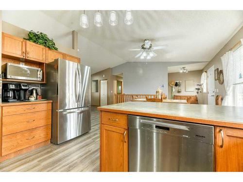 235053 Range Road 264, Rural Wheatland County, AB - Indoor Photo Showing Kitchen