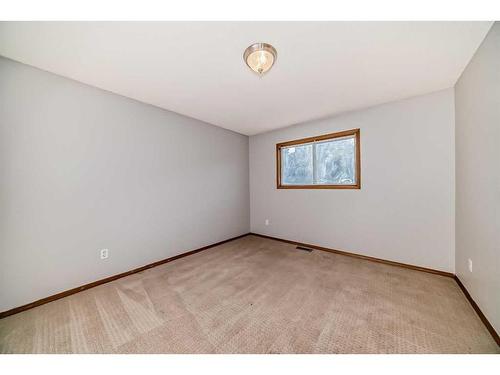2775 Signal Hill Drive Sw, Calgary, AB - Indoor Photo Showing Other Room