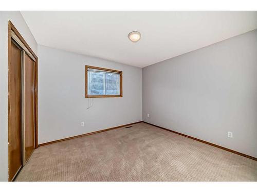 2775 Signal Hill Drive Sw, Calgary, AB - Indoor Photo Showing Other Room