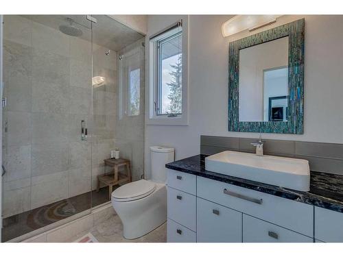 1020 Premier Way Sw, Calgary, AB - Indoor Photo Showing Bathroom