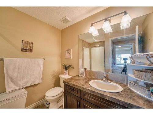 20 Panatella Manor Nw, Calgary, AB - Indoor Photo Showing Bathroom