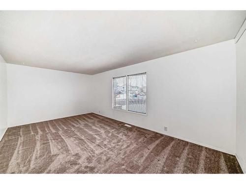 4316 6 Avenue Se, Calgary, AB - Indoor Photo Showing Other Room