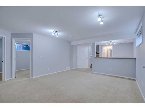 98 Evansbrooke Park Nw, Calgary, AB - Indoor Photo Showing Other Room