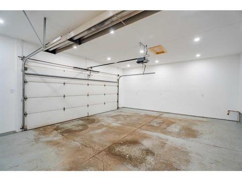 4228 Vauxhall Crescent Nw, Calgary, AB - Indoor Photo Showing Garage
