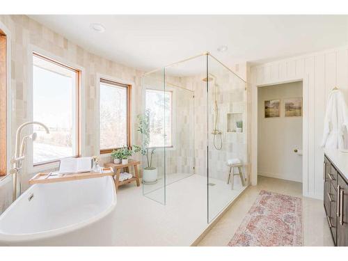 1508 Evergreen Hill Sw, Calgary, AB - Indoor Photo Showing Bathroom