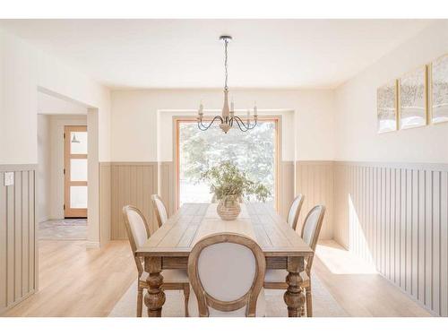 1508 Evergreen Hill Sw, Calgary, AB - Indoor Photo Showing Dining Room
