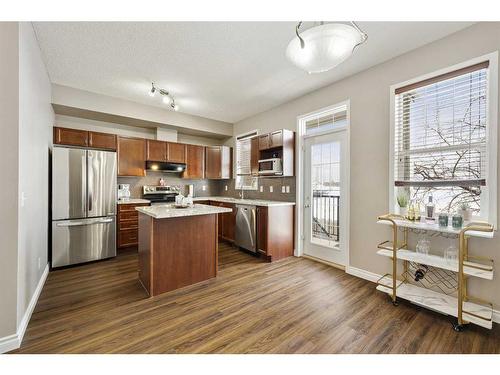 27-43 Springborough Boulevard Sw, Calgary, AB - Indoor Photo Showing Kitchen With Stainless Steel Kitchen