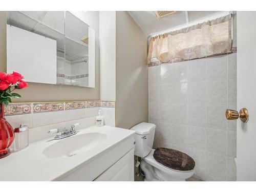 46 Templeby Way Ne, Calgary, AB - Indoor Photo Showing Bathroom