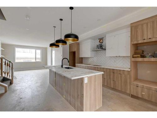 635 24 Avenue Ne, Calgary, AB - Indoor Photo Showing Kitchen With Upgraded Kitchen