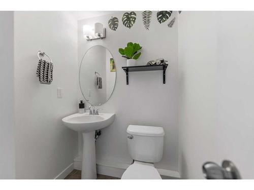253 Silverado Common Sw, Calgary, AB - Indoor Photo Showing Bathroom