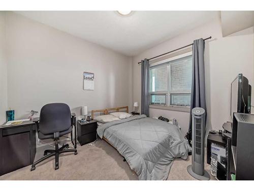 208-210 15 Avenue Se, Calgary, AB - Indoor Photo Showing Bedroom