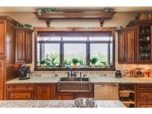 282020 Range Road 43 Road, Rural Rocky View County, AB - Indoor Photo Showing Kitchen