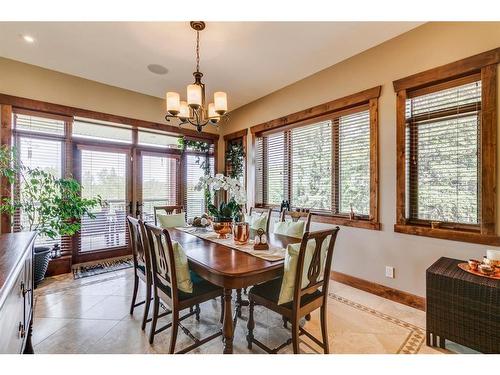 282020 Range Road 43 Road, Rural Rocky View County, AB - Indoor Photo Showing Dining Room