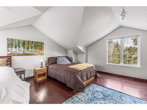 5-125 Rundle Crescent, Canmore, AB - Indoor Photo Showing Bedroom