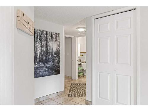 5-125 Rundle Crescent, Canmore, AB - Indoor Photo Showing Other Room
