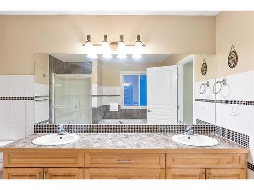 23 Taracove Estate Drive Ne, Calgary, AB - Indoor Photo Showing Bathroom