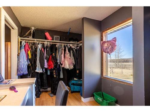 56107 Hwy 32 Highway, Rural Yellowhead County, AB - Indoor With Storage