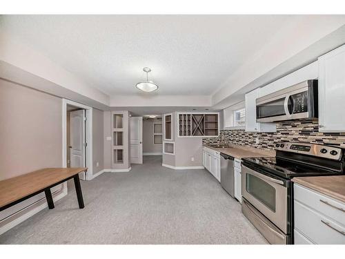 95 Kincora Drive Nw, Calgary, AB - Indoor Photo Showing Kitchen