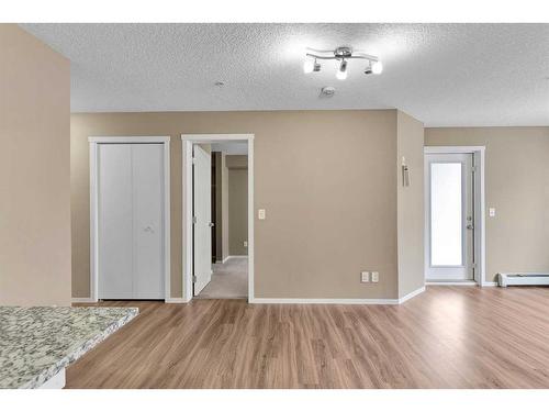 1205-4641 128 Avenue Ne, Calgary, AB - Indoor Photo Showing Other Room