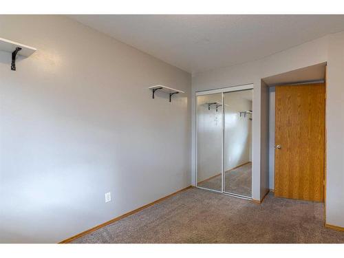 224A 5 Avenue, Strathmore, AB - Indoor Photo Showing Other Room