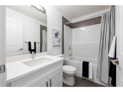 3037 Key Drive Sw, Airdrie, AB - Indoor Photo Showing Bathroom