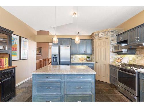 148 Christie Park View Sw, Calgary, AB - Indoor Photo Showing Kitchen With Upgraded Kitchen
