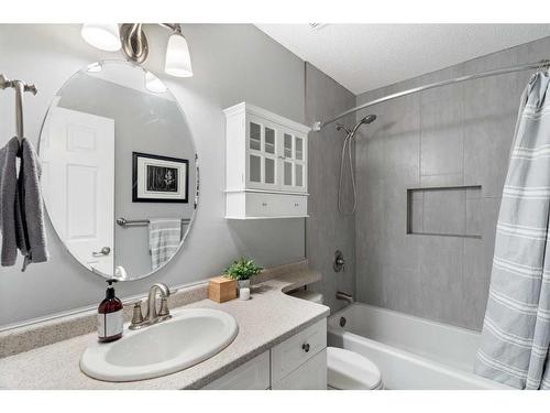 148 Christie Park View Sw, Calgary, AB - Indoor Photo Showing Bathroom