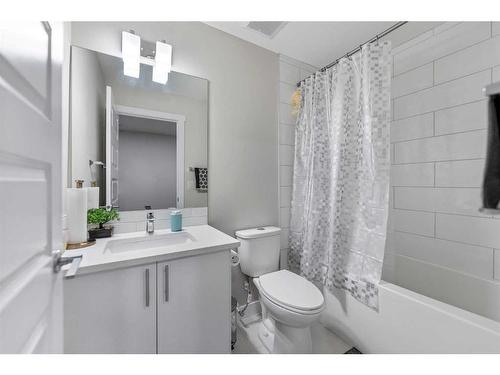 344 Bayview Street Sw, Airdrie, AB - Indoor Photo Showing Bathroom