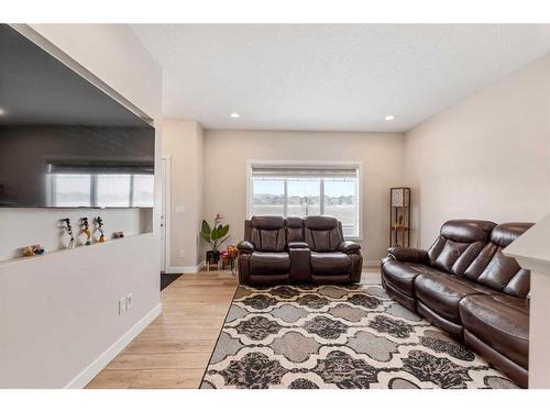344 Bayview Street Sw, Airdrie, AB - Indoor Photo Showing Living Room