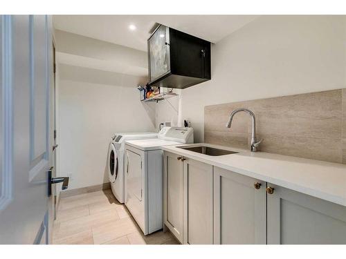 15-3203 Rideau Place Sw, Calgary, AB - Indoor Photo Showing Laundry Room