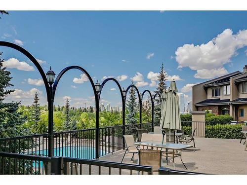 15-3203 Rideau Place Sw, Calgary, AB - Outdoor