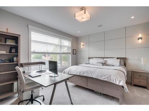 507 37 Street Sw, Calgary, AB - Indoor Photo Showing Bedroom