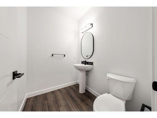12 Lakewood Circle, Strathmore, AB - Indoor Photo Showing Bathroom