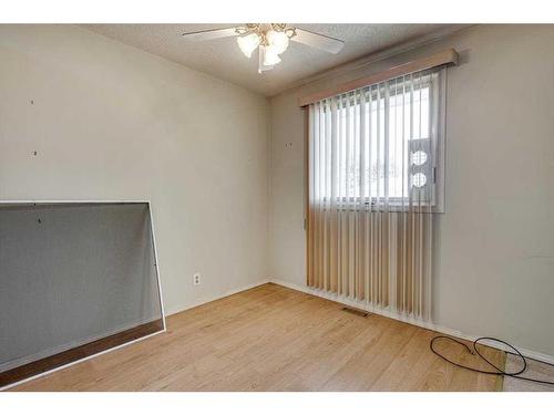 1-6314 58 Avenue, Red Deer, AB - Indoor Photo Showing Other Room