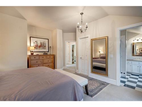 104140 674 Avenue East, Rural Foothills County, AB - Indoor Photo Showing Bedroom