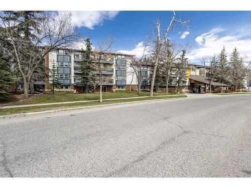 220-550 Westwood Drive Sw, Calgary, AB - Outdoor