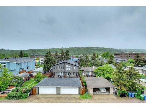 4423 Bowness Road Nw, Calgary, AB - Outdoor