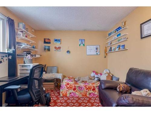 605-350 Falconridge Crescent Ne, Calgary, AB - Indoor Photo Showing Other Room