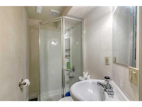 605-350 Falconridge Crescent Ne, Calgary, AB - Indoor Photo Showing Bathroom