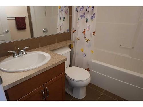 183 Evansridge Circle Nw, Calgary, AB - Indoor Photo Showing Bathroom