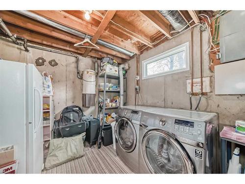 3816 Dover Ridge Drive Se, Calgary, AB - Indoor Photo Showing Laundry Room