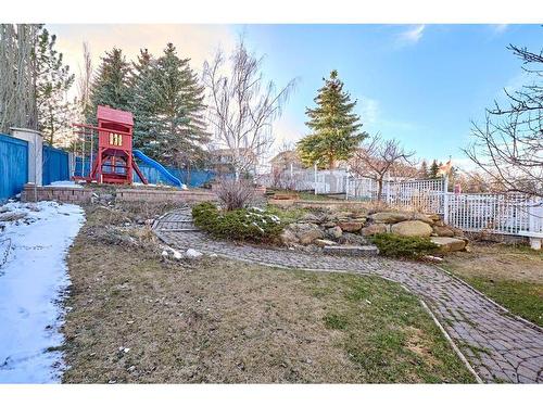 2811 Signal Hill Drive Sw, Calgary, AB - Outdoor