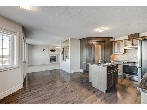 43 Prominence Path Sw, Calgary, AB - Indoor Photo Showing Kitchen