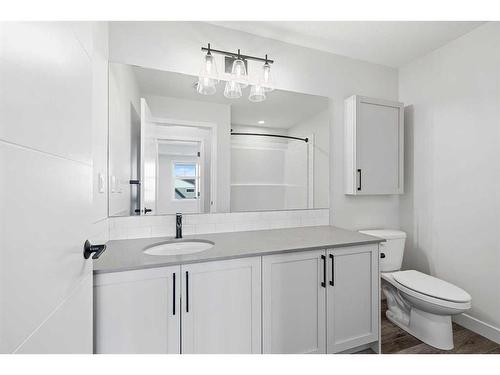 322-255 Les Jardins Park Se, Calgary, AB - Indoor Photo Showing Bathroom