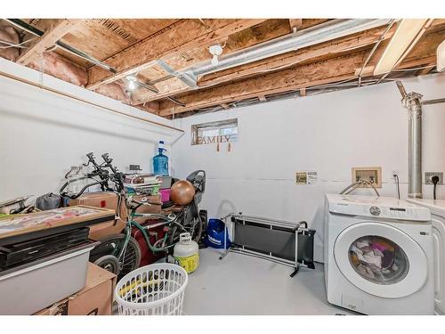 39 Abbeydale Villas Ne, Calgary, AB - Indoor Photo Showing Laundry Room
