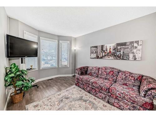 39 Abbeydale Villas Ne, Calgary, AB - Indoor Photo Showing Living Room